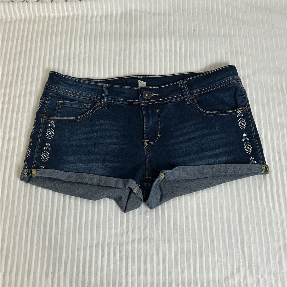 Ardene southwestern tribal embroidered cuffed denim Jean shorts sz 11